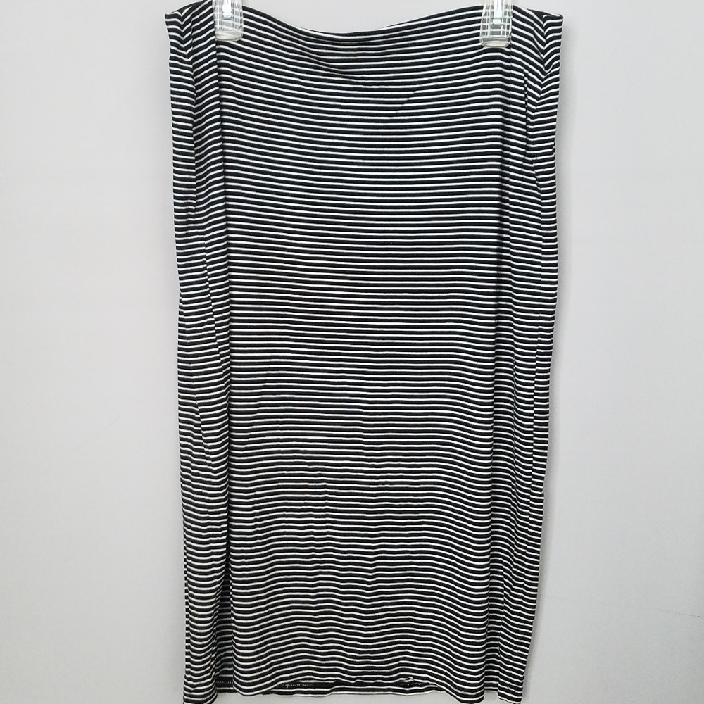 Old Navy Black & White Striped Midi Skirt